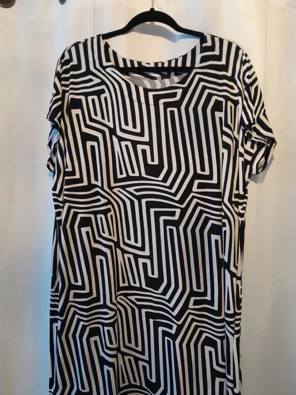 Black and white geometric print flowy t-shirt dress - Size 5XL – photo 3